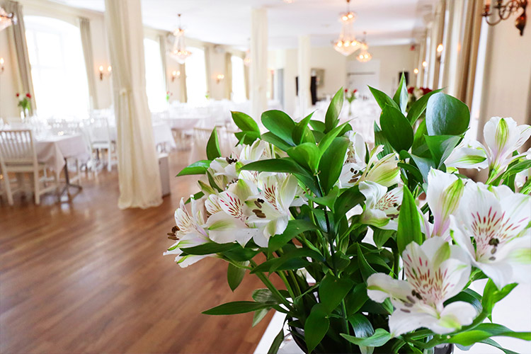 Blommor i festlokalen på Långholmen Blommor i festlokalen på Långholmen