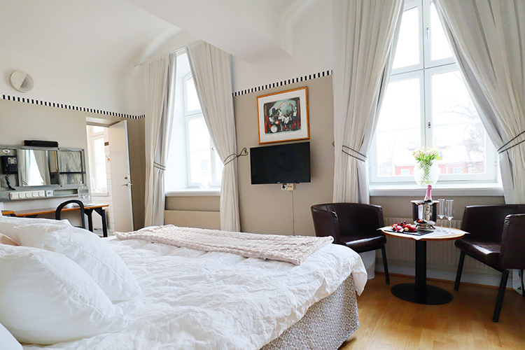 Kärlekscellen, vy från sängen